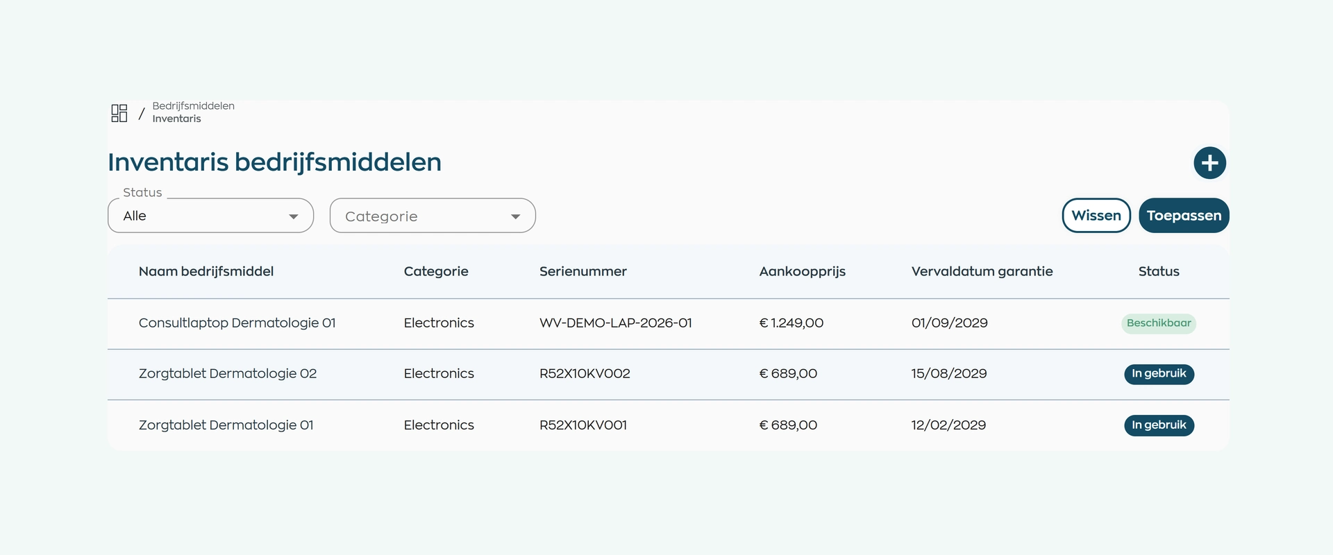 Bedrijfsmiddeleninventaris in WorkVine met categorie, serienummer en verschillende beschikbaarheidsstatussen