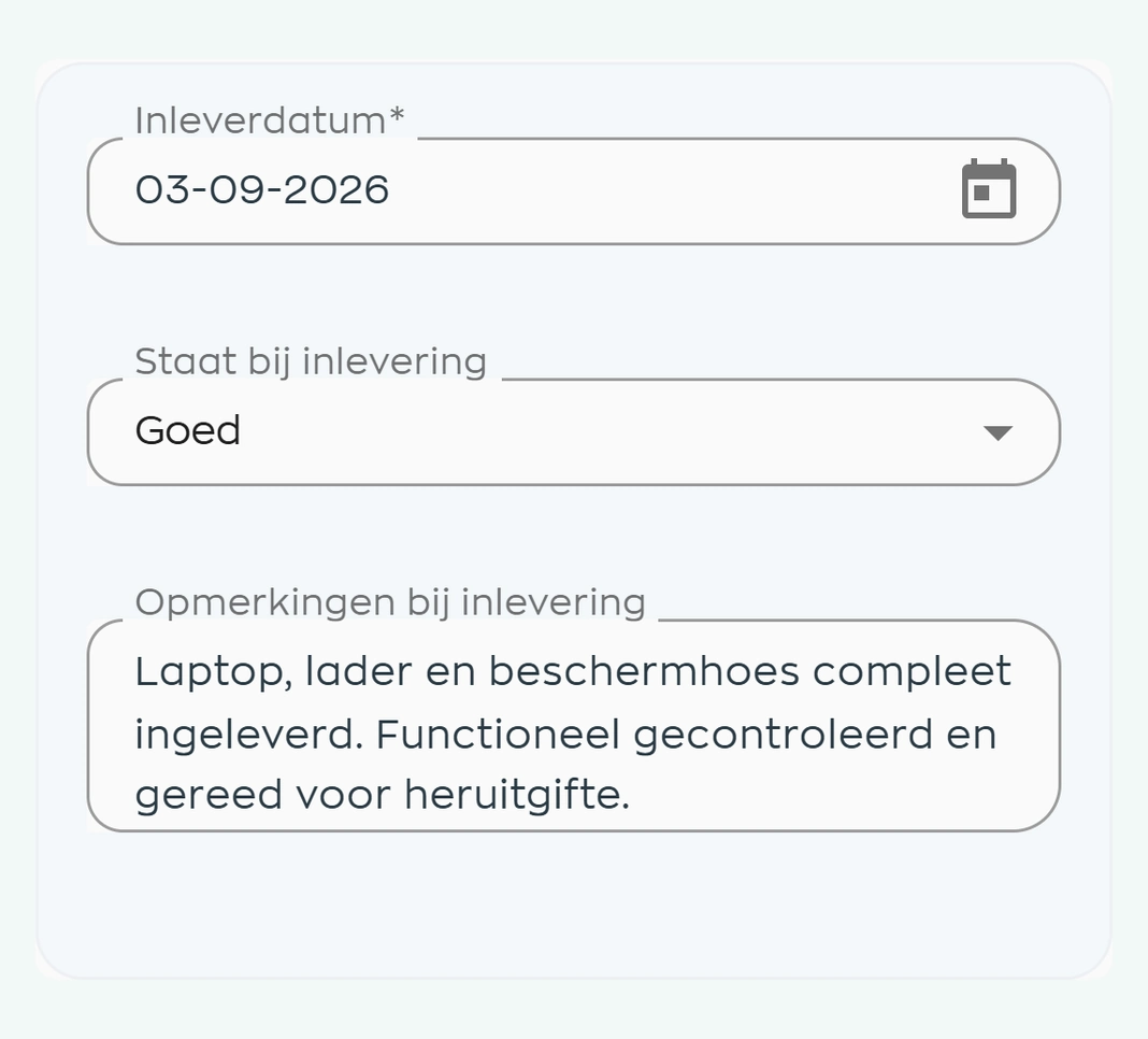 Retourregistratie van een laptop met inleverdatum, conditie en opmerkingen over compleet ingeleverde accessoires